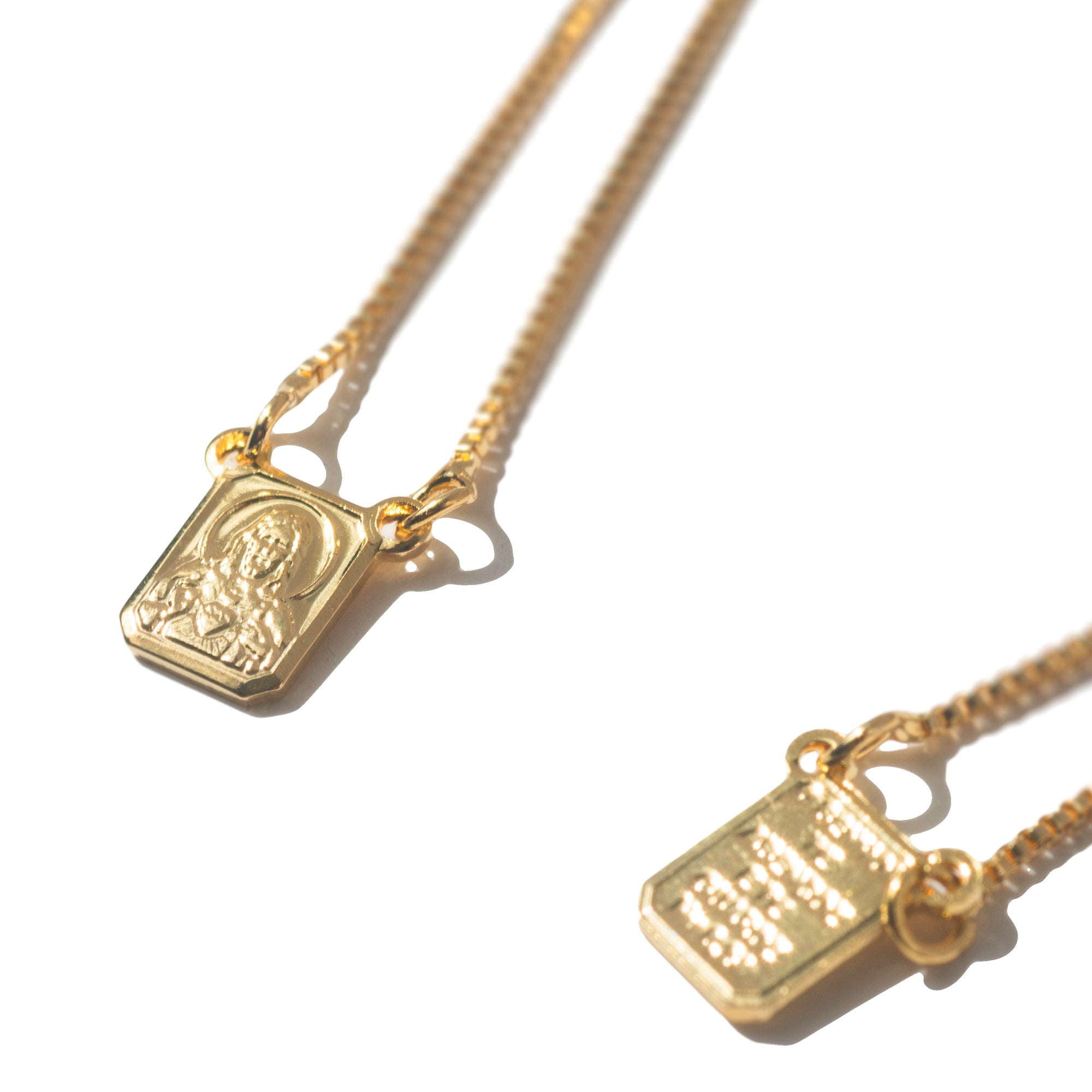Colar Escapulário Sagrado Coração de Jesus Banhado a Ouro | metal com banho e corrente metálica | Ene Ene