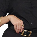 Anel De Leopardo Liso Com Zircônias Esmeralda Dourado